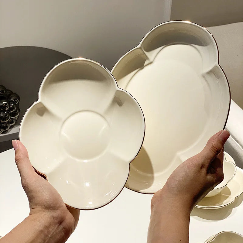 Petal Dinner Plates Set